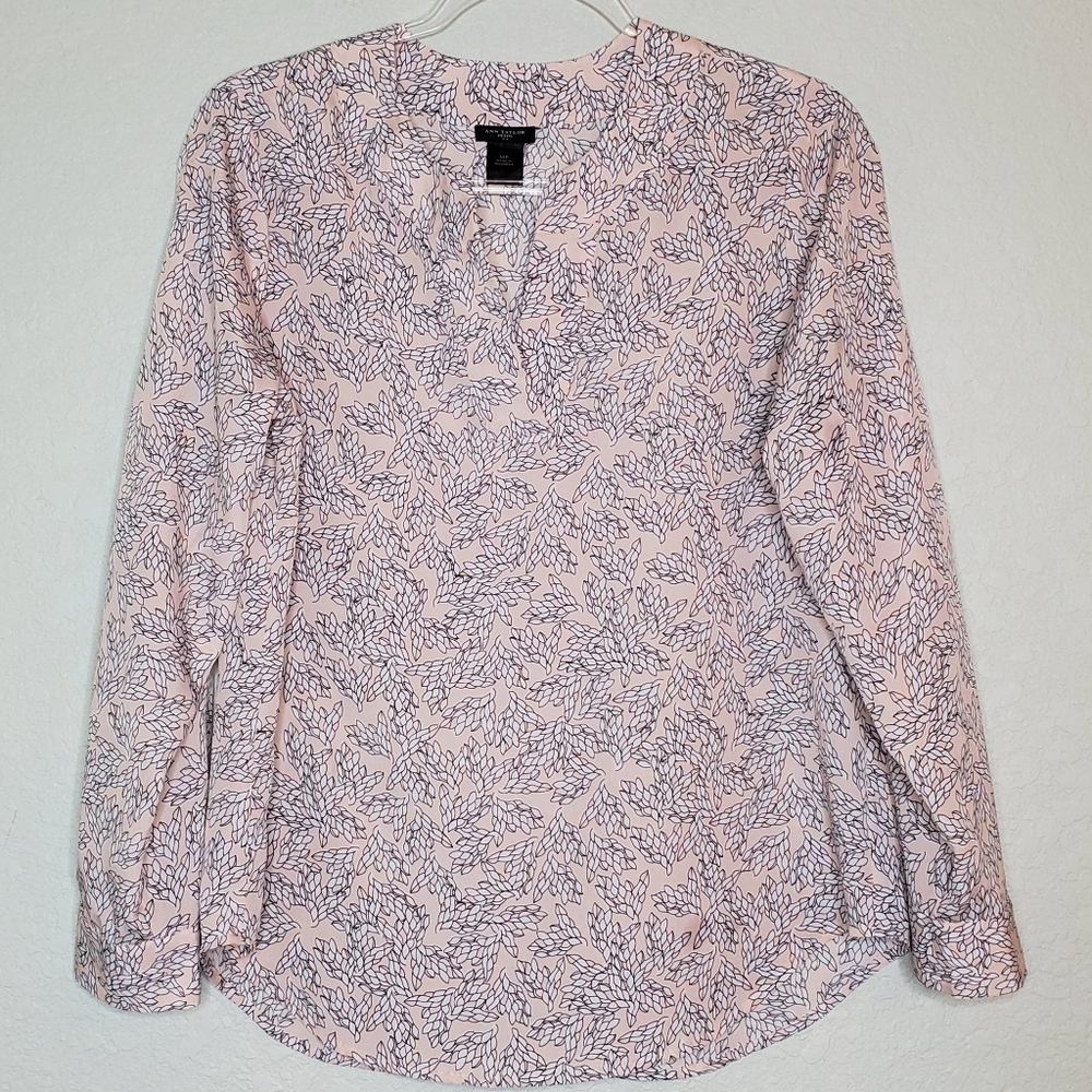 ANN TAYLOR | Floral V-Neck Pullover Blouse Top